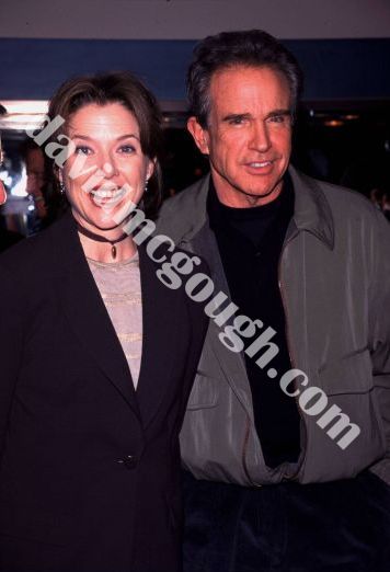 Anette Bening and Warren Beatty 1998, LA.jpg